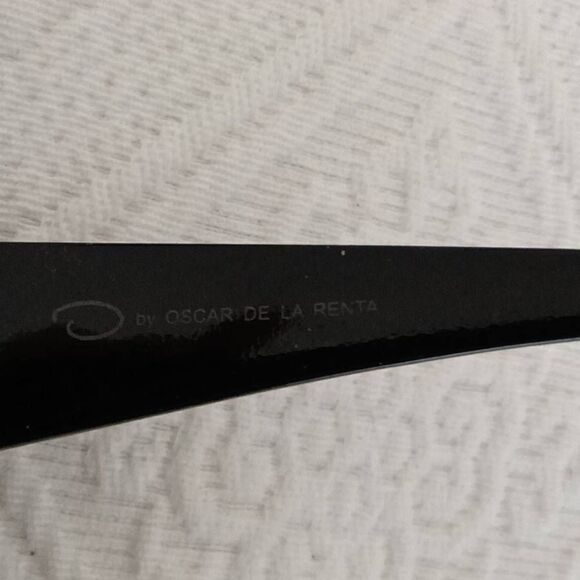 Oscar De La Renta Women's Mod1146 Sunglasses with Hard Shell Case Included - Picture 6 of 6